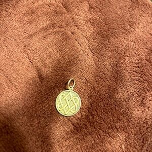 Sterling LOLA Celtic knot pendant